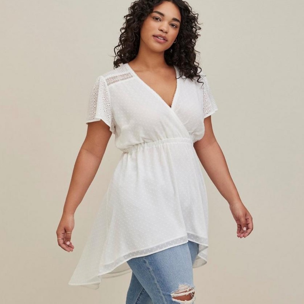 Torrid White Babydoll Chiffon Clip Dot Eyelet Tunic Blouse Top Size 00 (Medium)